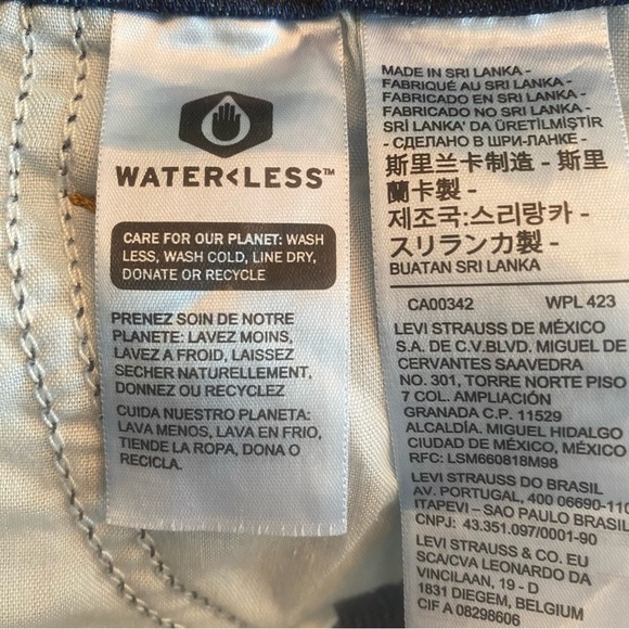 Levi’s Women’s Flare Jeans Plus Size 24W High Rise Excellent Condition - Picture 11 of 11